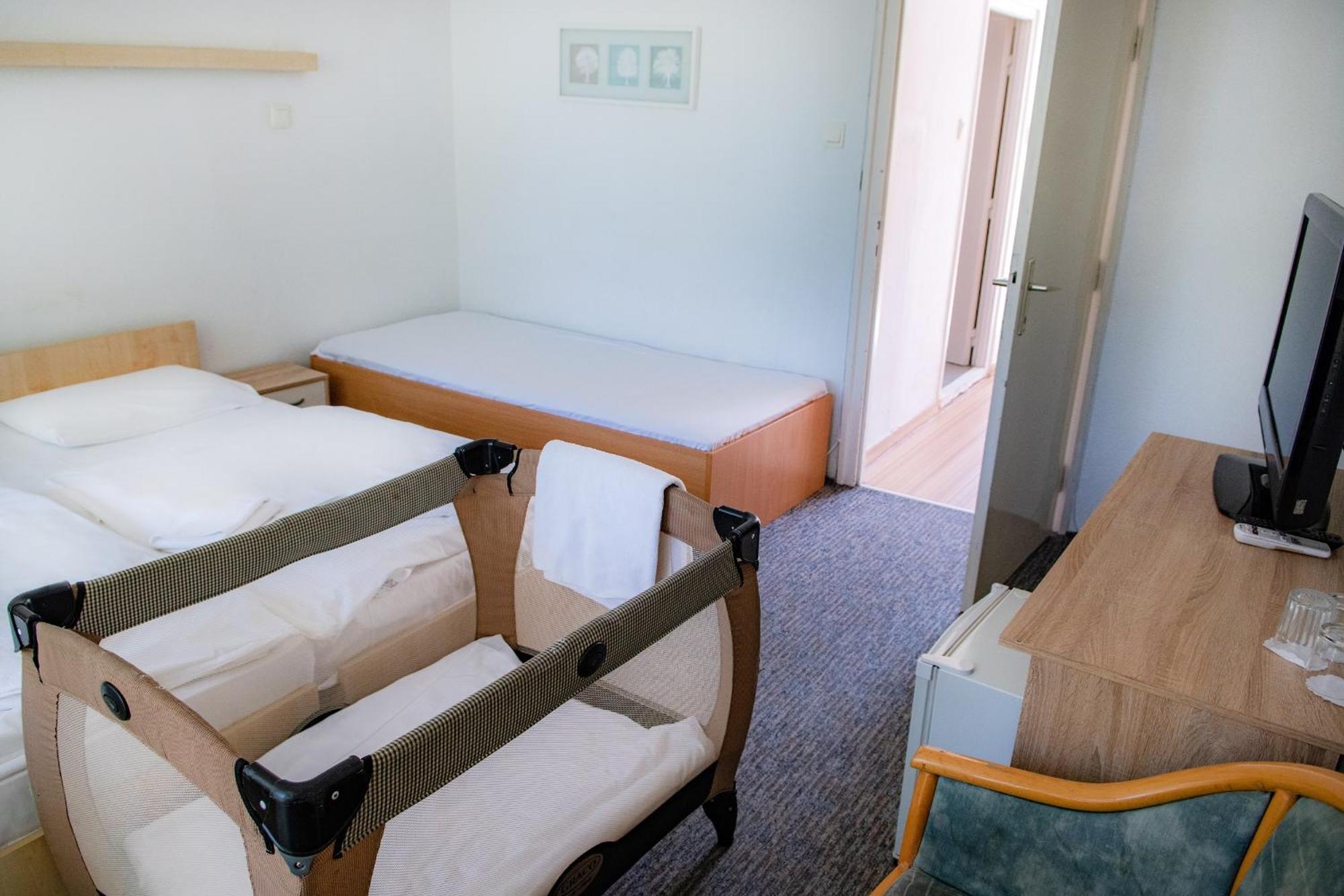 Ce Napfeny Hotel Siofok Luaran gambar