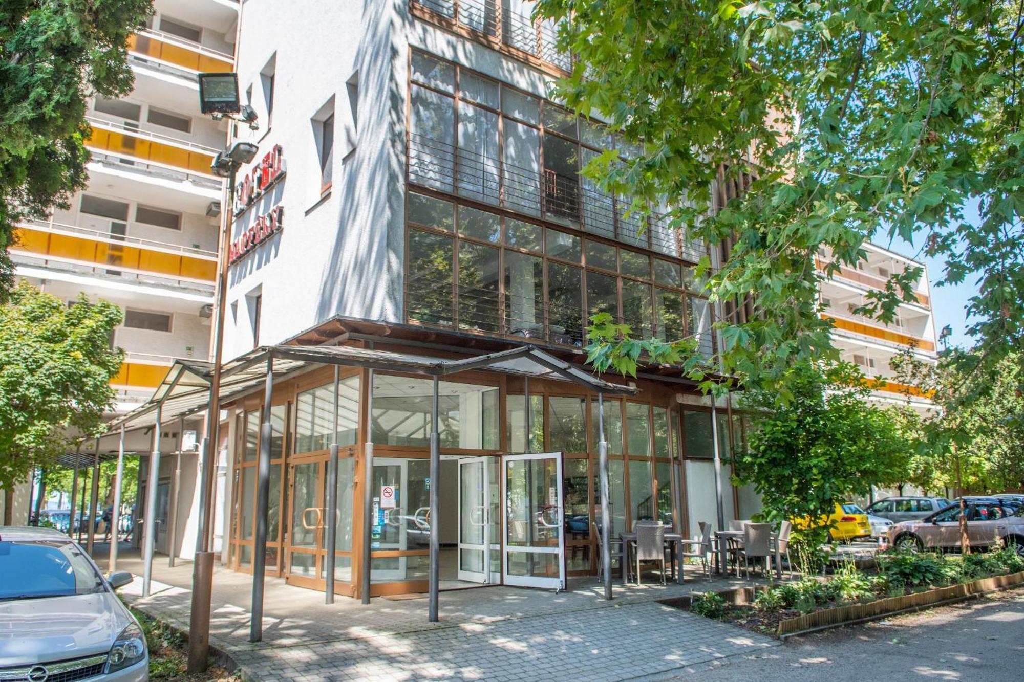Ce Napfeny Hotel Siofok Luaran gambar